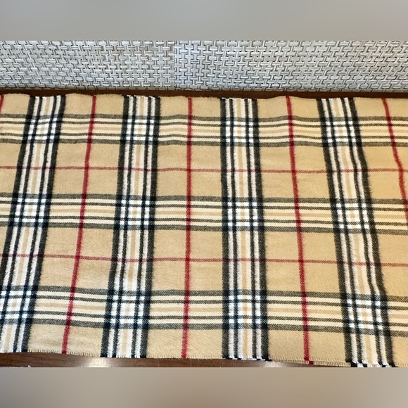 NWOT V. FRAAS Cashmink Tan Burberry Style Tartan Plaid Oversized Scarf Germany - Picture 7 of 7
